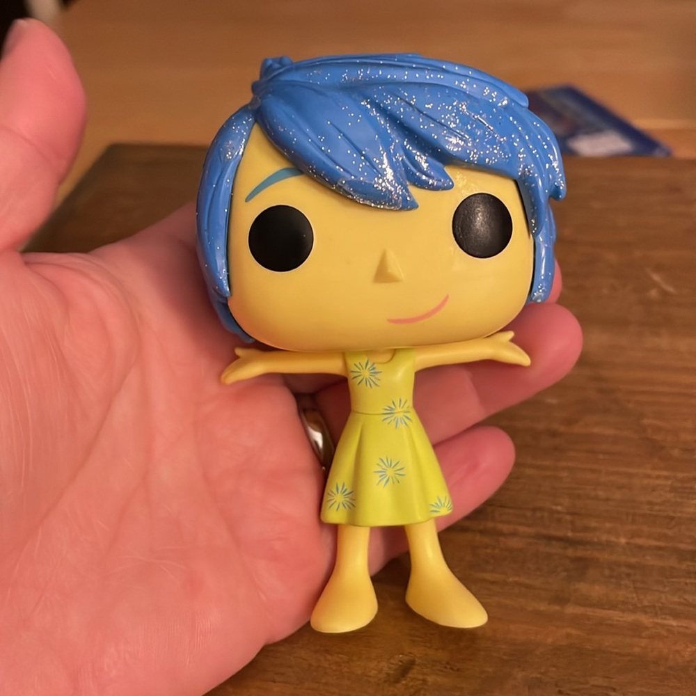 🌎Funko Pop! Disney Pixar Inside Out Joy #132 Glitter Hair Vinyl Figure No Box - Picture 5 of 9